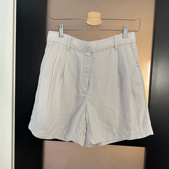 Wilfred | Linen Effortless Short - Picture 3 of 5